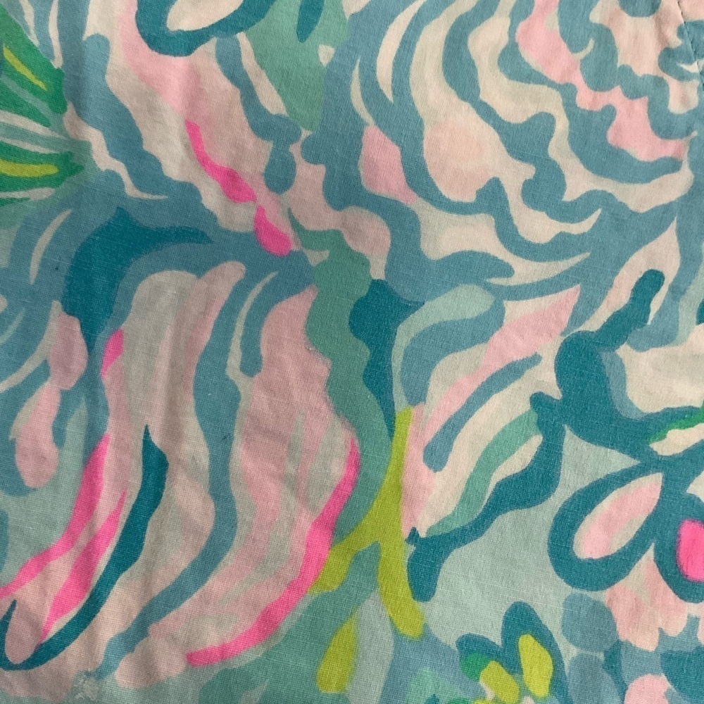 Lilly Pulitzer Blue and Pink Shorts Vibrant Floral Print - Picture 4 of 6